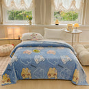 Multifunctional velvet blanket with snowflake print.