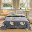 Multifunctional velvet blanket with snowflake print.