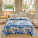 Multifunctional velvet blanket with snowflake print.